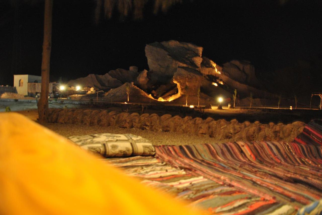 New Moon Island Camp Gerendaház