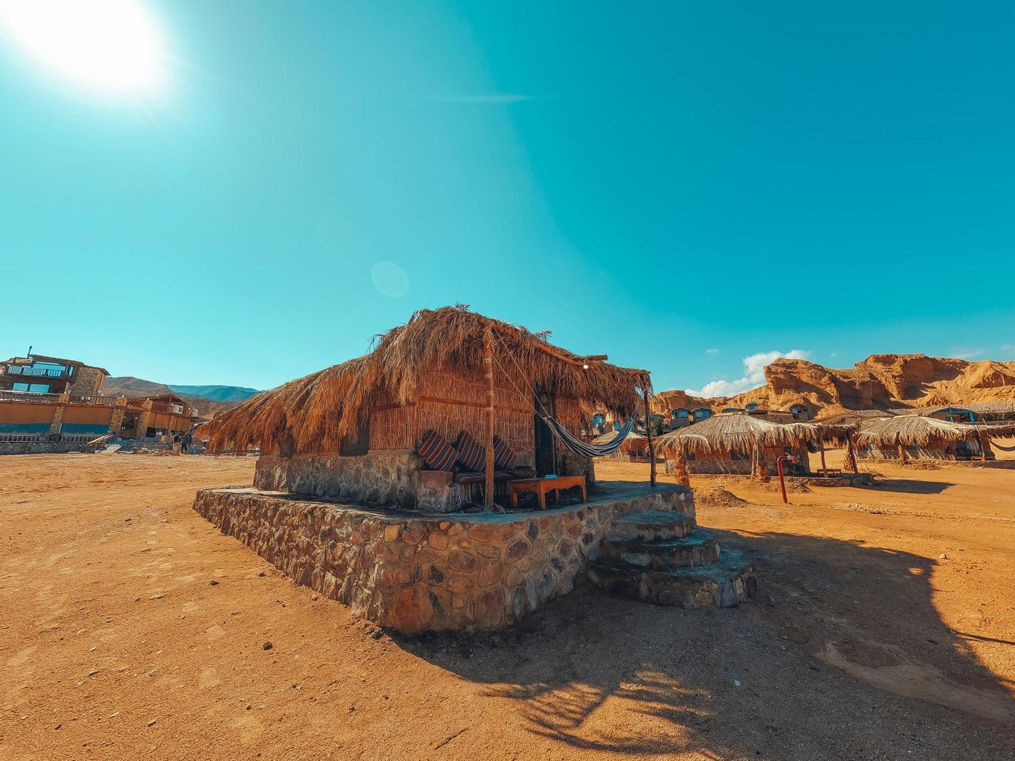 New Moon Island Camp Gerendaház Nuweiba`